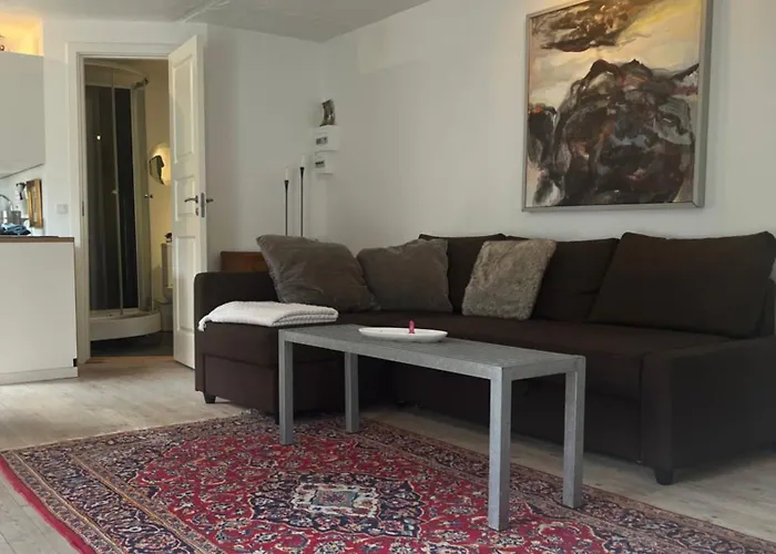 Appleflower Farm Retro Apartment